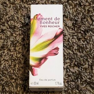 Yves Rocher Moment de Bonheur Eau de Parfum NWT 1.7 fl oz